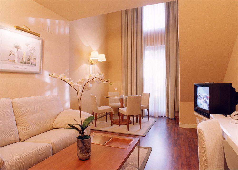 M.A. Hotel Sevilla Congresos Szoba fotó